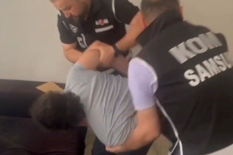 Sigara ka&ccedil;ak&ccedil;ısı, 22 yıl hapis cezası ile aranan katil &ccedil;ıktı