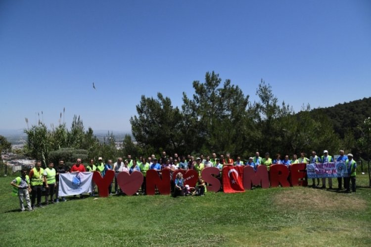 Manisa Kent Ormanı'nında poşet poşet 3 ton &ccedil;&ouml;p toplandılar