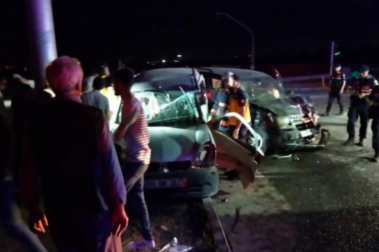 Malatya'da hafif ticari ara&ccedil;lar &ccedil;arpıştı: 1 &ouml;l&uuml; 4 yaralı