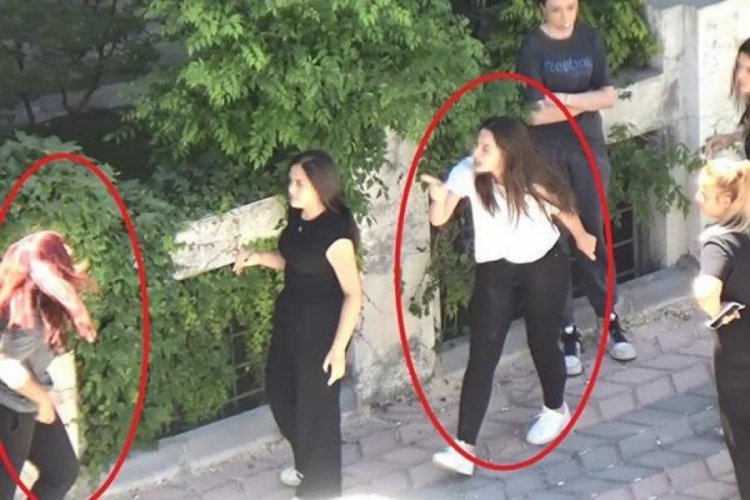 Elazığ'da sokak ortasında kız kavgası!