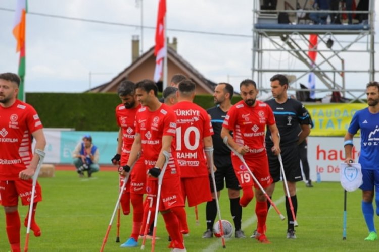 Ampute Milli Futbol Takımı'ndan tarihi fark