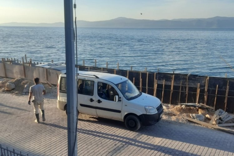 Bursa'da deniz kıyısında deniz havası alınmıyor