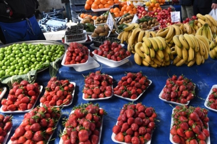 Yaz meyveleri tezgahlarda yerini aldı! Fiyatlar cep yaktı