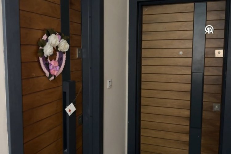 Mersin'de bir kadın evinde &ouml;ld&uuml;r&uuml;lm&uuml;ş halde bulundu