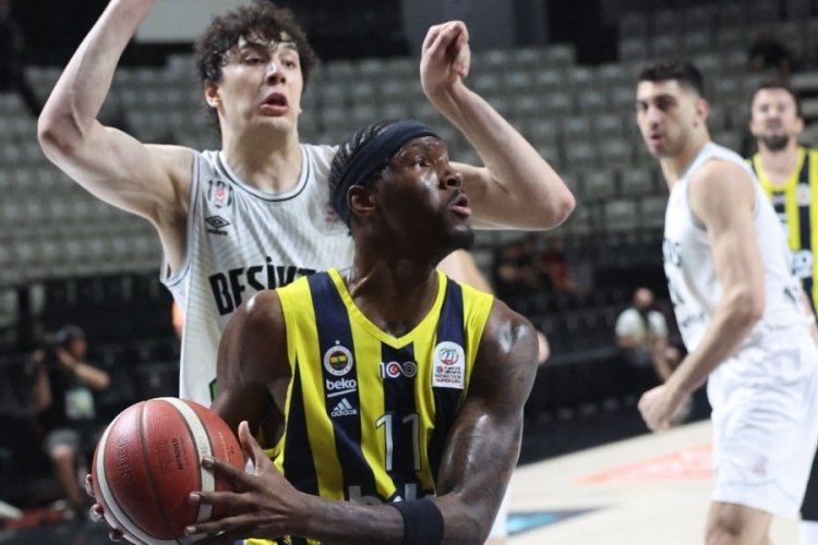 Anadolu Efes'in finaldeki rakibi Fenerbah&ccedil;e oldu