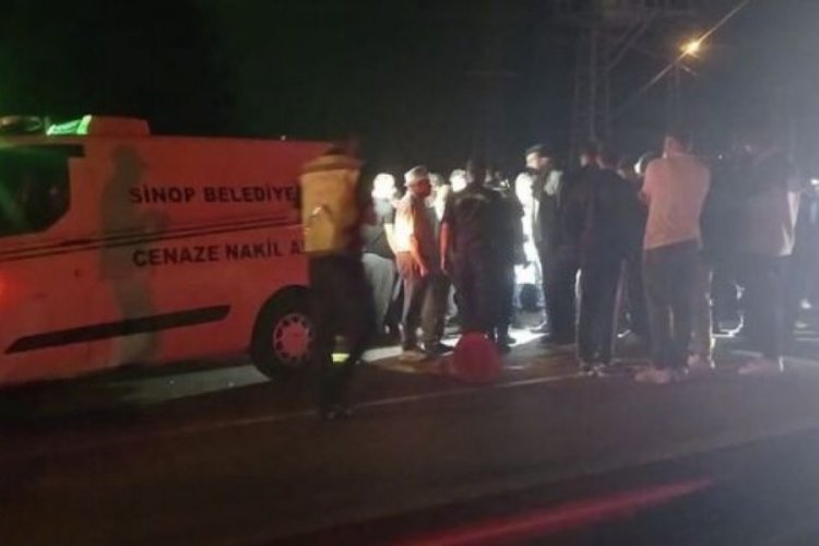 Sinop'ta trakt&ouml;r&uuml;n r&ouml;morkundan d&uuml;şen kişi, aracın altında kalıp &ouml;ld&uuml;