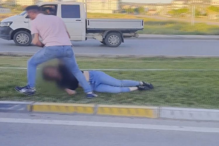 Aksaray'da kadına şiddet: Ağlayan kadını s&uuml;r&uuml;kleye s&uuml;r&uuml;kleye araca g&ouml;t&uuml;rd&uuml;