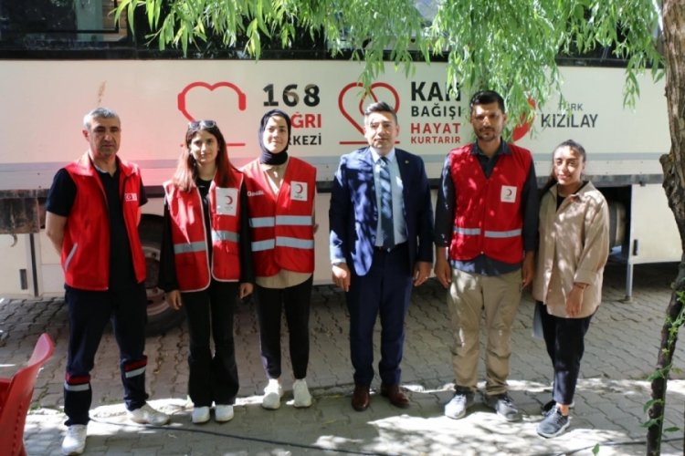 Kaymakam &Ouml;z&ccedil;elik: Kan candır, kan vermek can vermektir