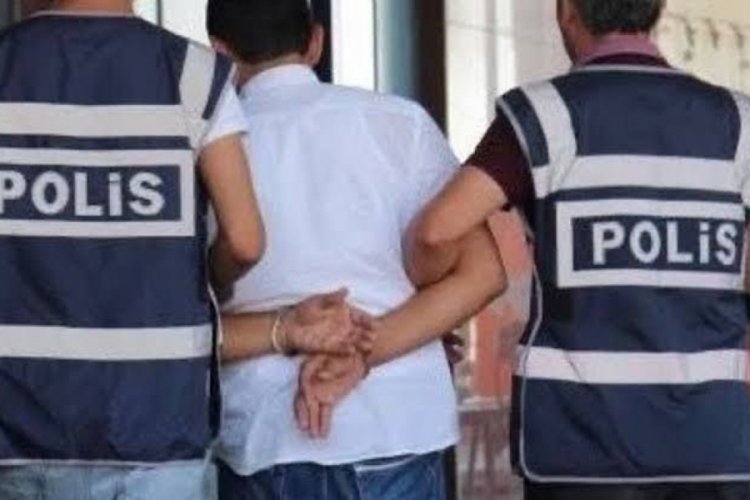 3 yıl 2 ay hapis cezasıyla aranan ş&uuml;pheli g&ouml;z altına alındı