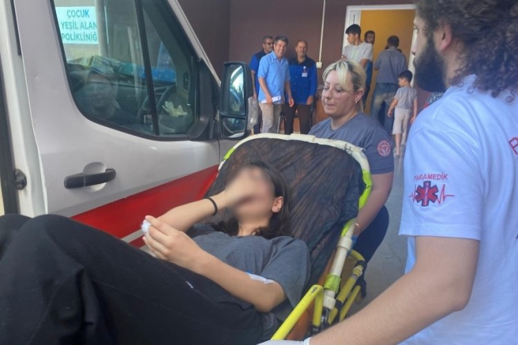 Adıyaman'da lise &ouml;ğrencileri gıda zehirlenmesi ş&uuml;phesiyle hastanelik oldu
