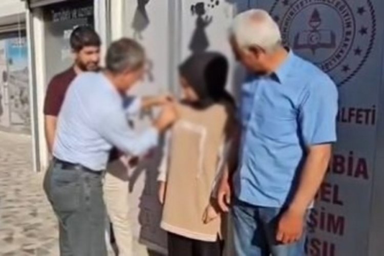 Şanlıurfa'da, LGS deneme sınavında t&uuml;m soruları yanlış yapan kıza &ccedil;eyrek altın takıldı