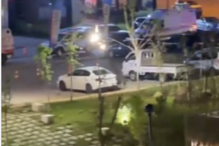 Bursa'da silahlı &ccedil;atışma! Yaralılar var