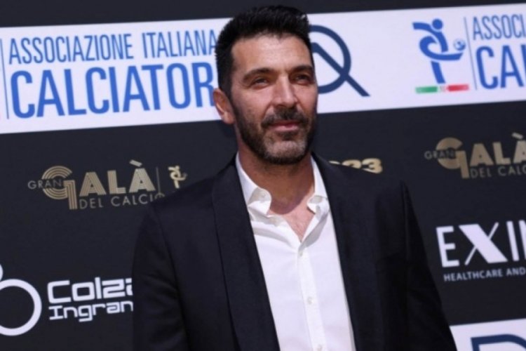 Buffon'dan milli yıldızlarımıza &ouml;vg&uuml;!