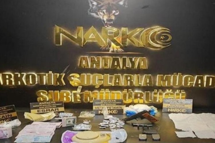 Antalya'da zehir tacirlerine şafak operasyonu!