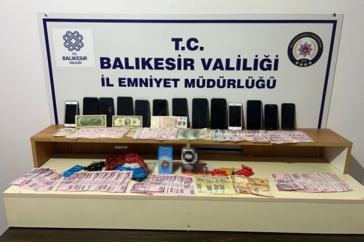 Balıkesir'de fuhuş operasyonu: 2 kişi g&ouml;zaltına alındı