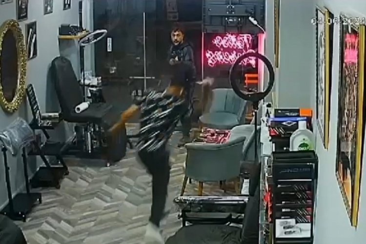 Muğla'da d&ouml;vmeci d&uuml;kkanına pompalı saldırı!