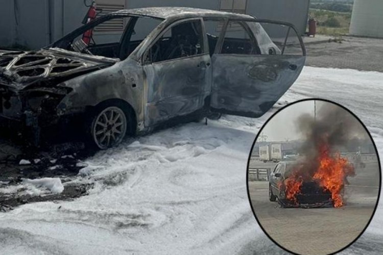 İstanbul'da seyir halindeki ara&ccedil; yandı