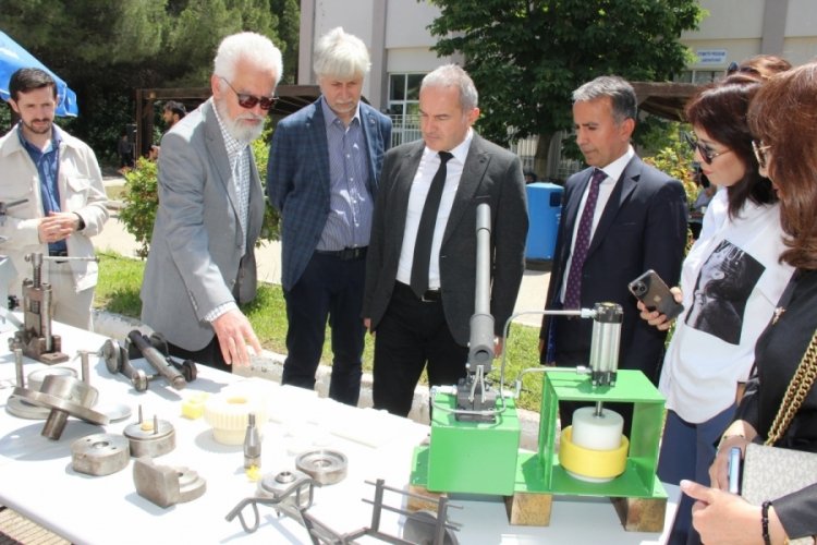 &Ouml;ğrenci projeleri yılsonu etkinliğinde g&ouml;r&uuml;c&uuml;ye &ccedil;ıktı