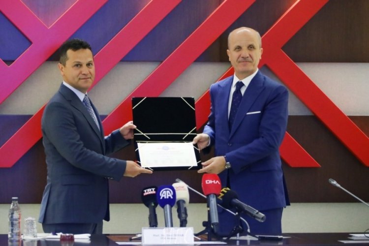 Y&uuml;ksek&ouml;ğretim Kurulundan "Engelsiz &Uuml;niversite"lere "Bayrak ve Nişan" &Ouml;d&uuml;l&uuml;