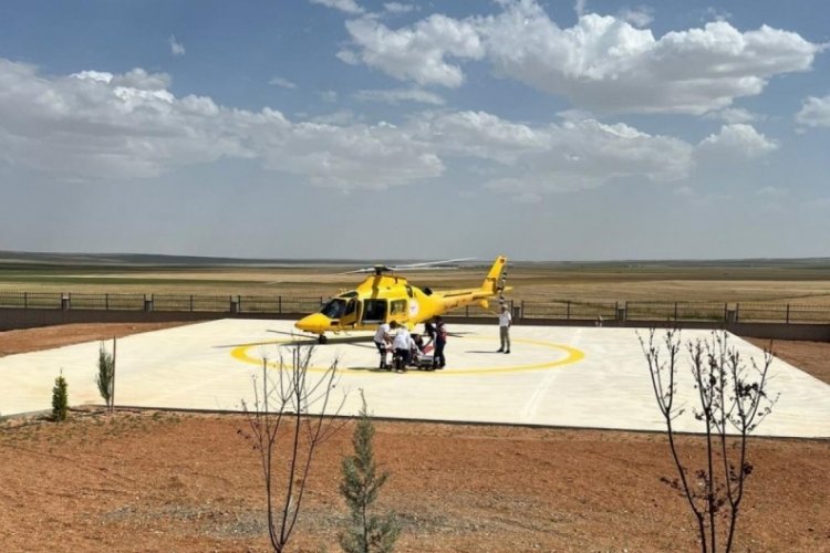 Kalp krizi ge&ccedil;iren vatandaş helikopter ambulansla sevk edildi