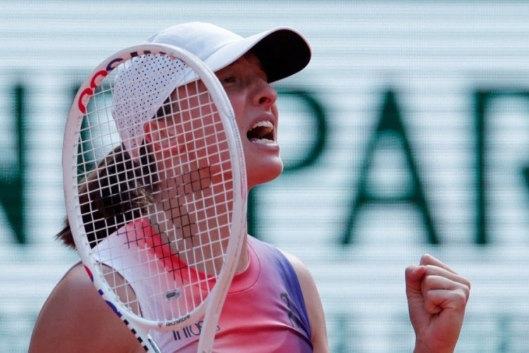 Iga Swiatek ve Jasmine Paolini, tek kadınlarda Fransa A&ccedil;ık finaline y&uuml;kseldi