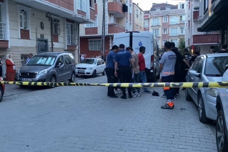İstanbul'da g&uuml;r&uuml;lt&uuml; yaptığı i&ccedil;in kendisini uyaran kardeşini &ouml;ld&uuml;rd&uuml;