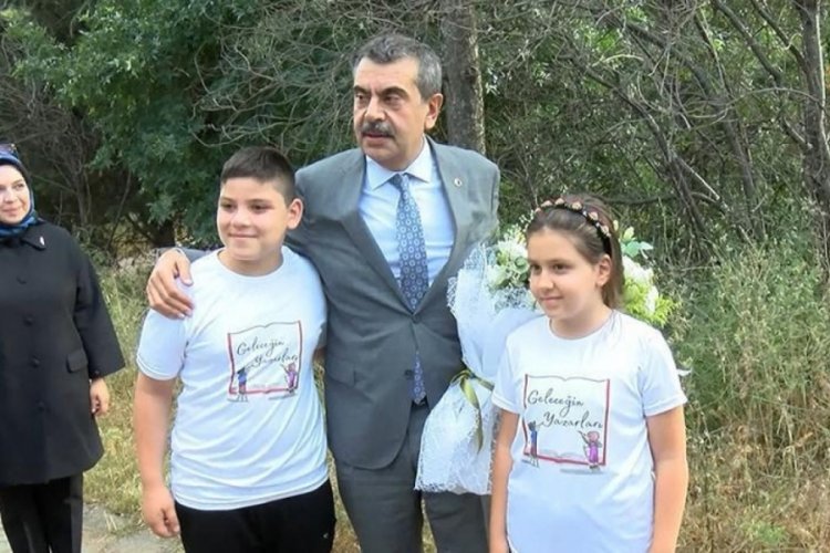 Bakan Tekin İstanbul &Ccedil;ocuk Yazarlar Okulu'nun a&ccedil;ılışını yaptı