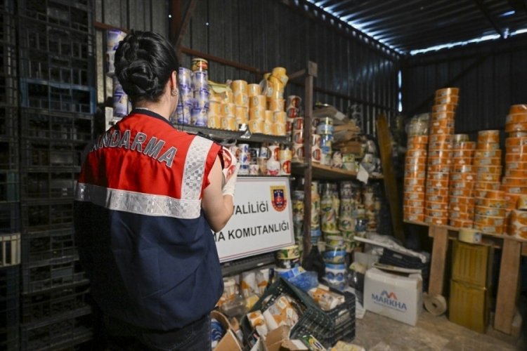 Ankara'da 300 ton sahte &uuml;r&uuml;n ele ge&ccedil;irildi