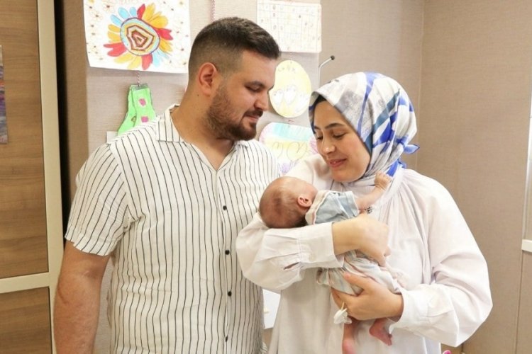 İstanbul'da bağırsakları dışarıda doğan bebek ameliyat oldu