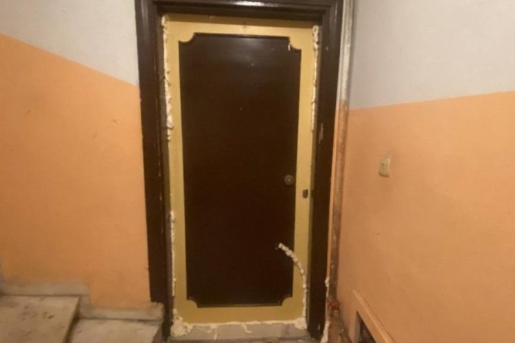 Muğla'da kiracının kapısı k&ouml;p&uuml;k silikonla m&uuml;h&uuml;rlendi