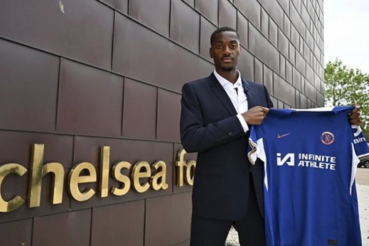 Tosin Adarabioyo Chelsea ile anlaştı