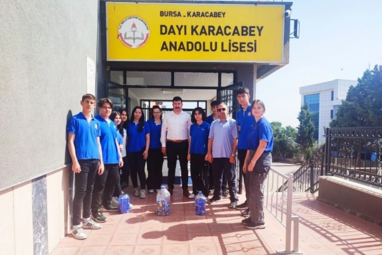 Bursa'da eğitmenler ve yetkililerden örnek davranış