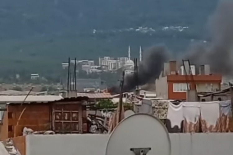 Bursa'da bir ev cayır cayır yandı!