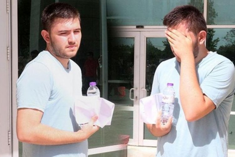 3 dakika ge&ccedil; kalınca sınava alınmadı, y&uuml;z&uuml;n&uuml; kapatarak uzaklaştı