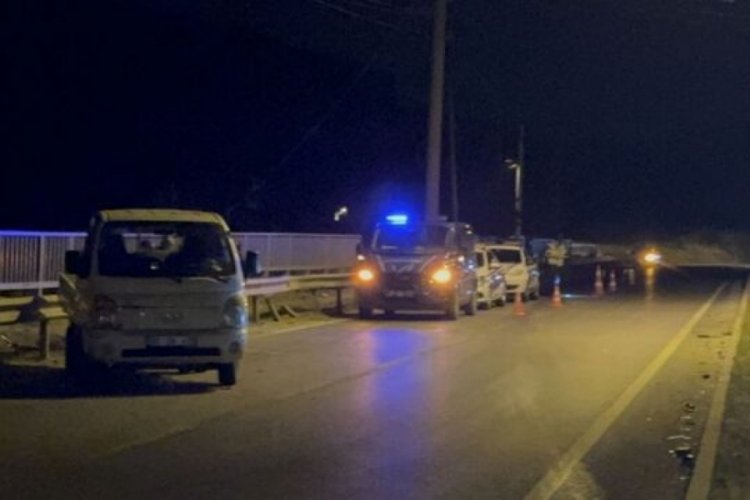 D&uuml;zce'de otomobil ile kamyonet &ccedil;arpıştı: 4 yaralı