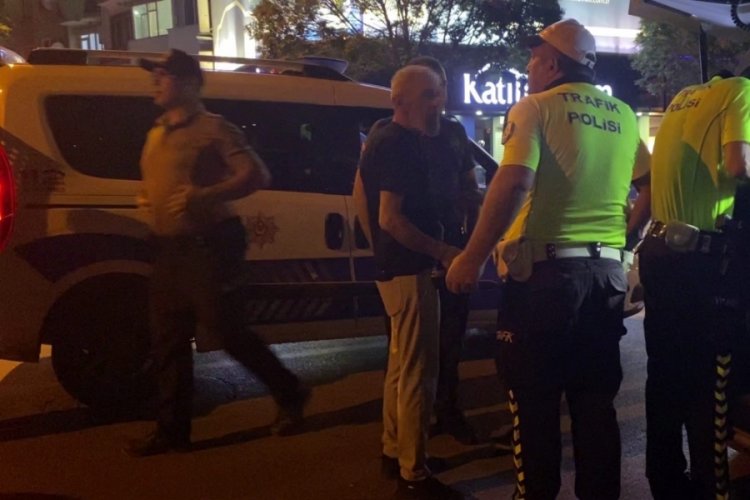 Bursa'da polisin alkoll&uuml; s&uuml;r&uuml;c&uuml;yle imtihanı! "İyi hayırlı olsun"