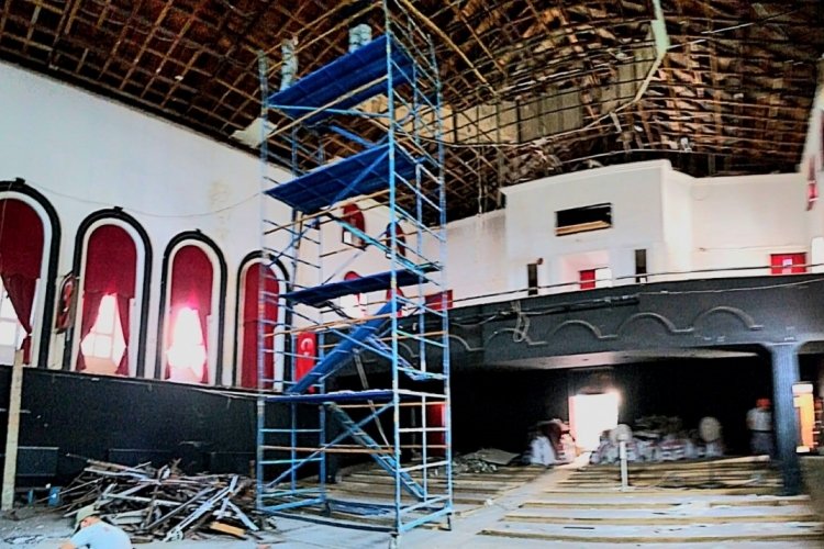 Bursa'da Uğur Mumcu K&uuml;lt&uuml;r Merkezi'nde tadilat s&uuml;r&uuml;yor