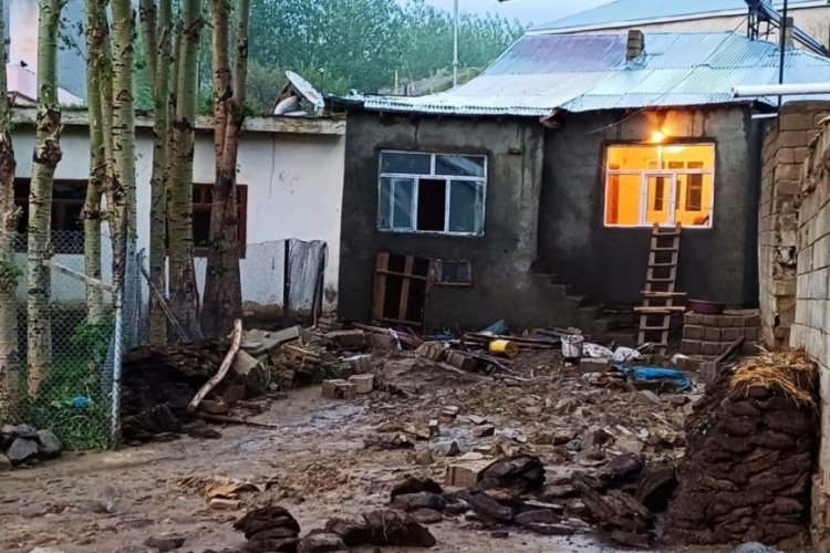 Van'da sel: 2 b&uuml;y&uuml;kbaş, 100'e yakın k&uuml;&ccedil;&uuml;kbaş hayvan telef oldu