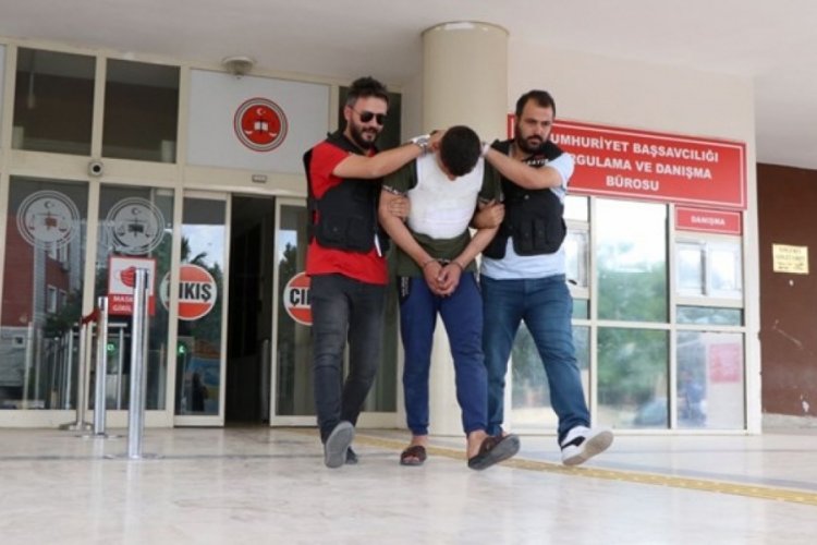 Şanlıurfa'da komşusu, bilezikleri i&ccedil;in &ccedil;ocuğunun yanında defalarca bı&ccedil;akladı
