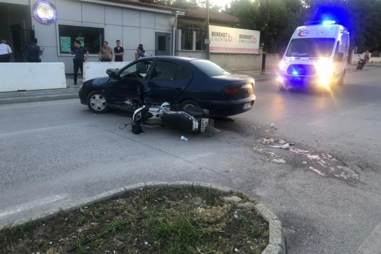 Afyonkarahisar'da 15 yaşındaki motosiklet s&uuml;r&uuml;c&uuml;s&uuml; ağır yaralandı