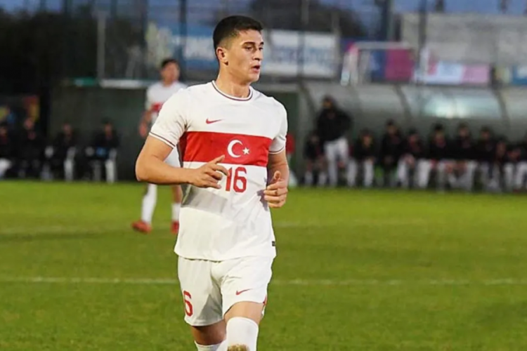 Bursaspor'da forma giyen Yusuf Sertkaya, Bodrumspor'da