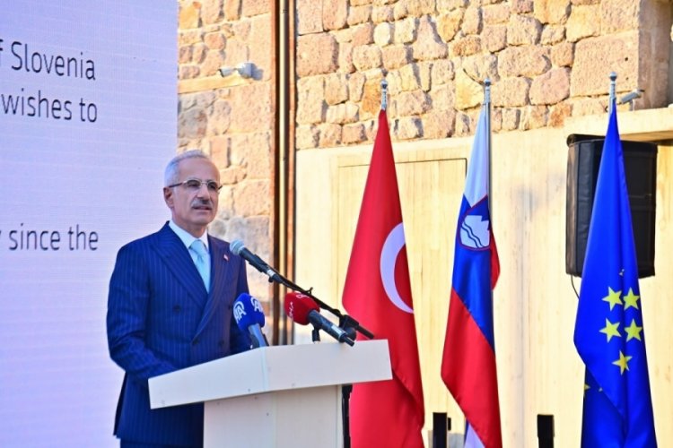 Bakan Uraloğlu, Slovenya Milli G&uuml;n&uuml; Resepsiyonu'nda konuştu