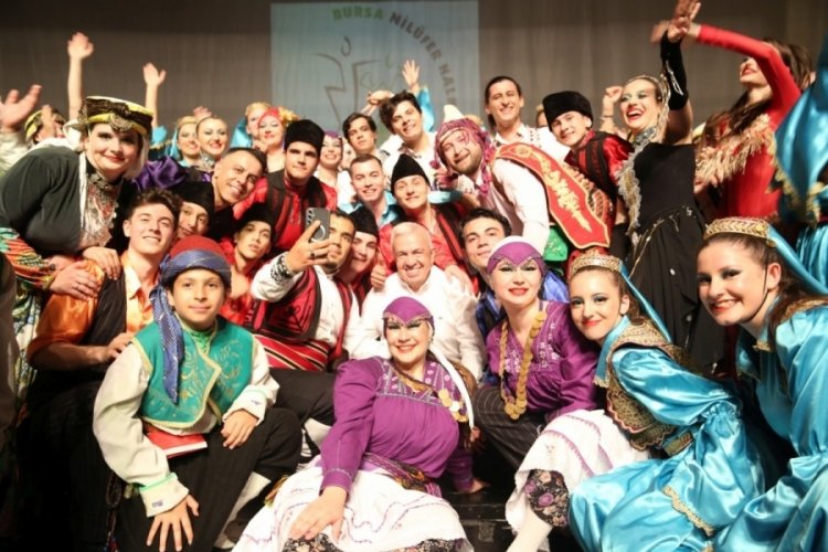 Nil&uuml;fer'in rengi 'Nirengi'  izleyenleri bir kez daha b&uuml;y&uuml;ledi