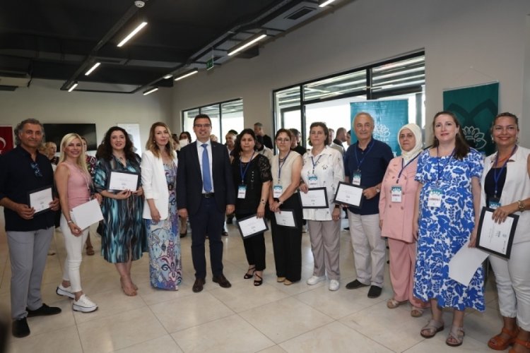 Bursa'da Beşevler Olgun Gen&ccedil;lik Merkezi yaptıkları &ccedil;alışmaları &ouml;zel bir sergide seyre sundu