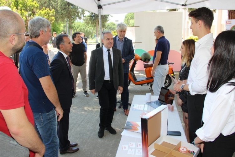 BUÜ'lü öğrencileri "Bitirme Projesi" dersi kapsamında kendi markalarını oluşturdu