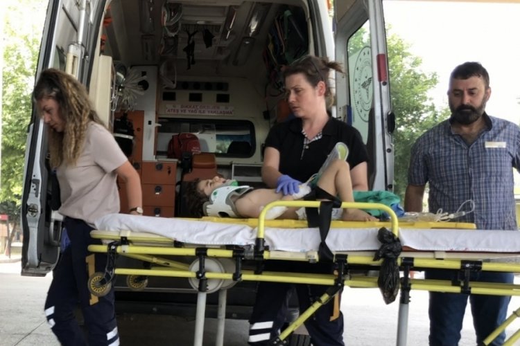 Bursa'da pencereden d&uuml;şen 2 yaşındaki &ccedil;ocuk ağır yaralandı