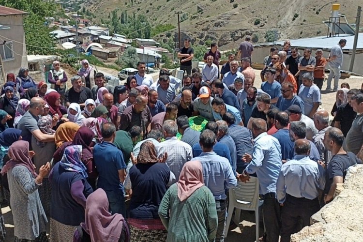 Erzincan'da topraktan &ccedil;ıkartılıp toprağa verildi