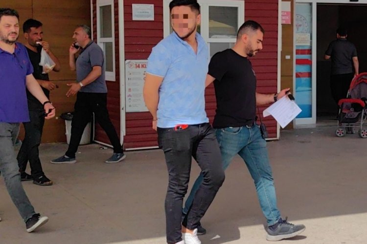 Bursa'da ablasını, defalarca bı&ccedil;akladı!