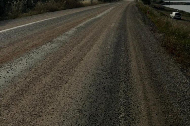 Bursa'da bu yola bu asfalt olmaz diyen vatandaşlar haklı &ccedil;ıktı!