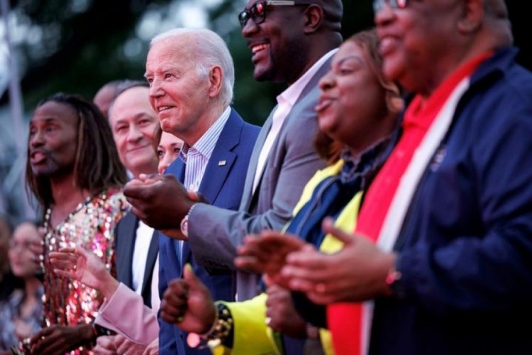 Biden herkesi şaşırttı! Etkinlikte dondu kaldı